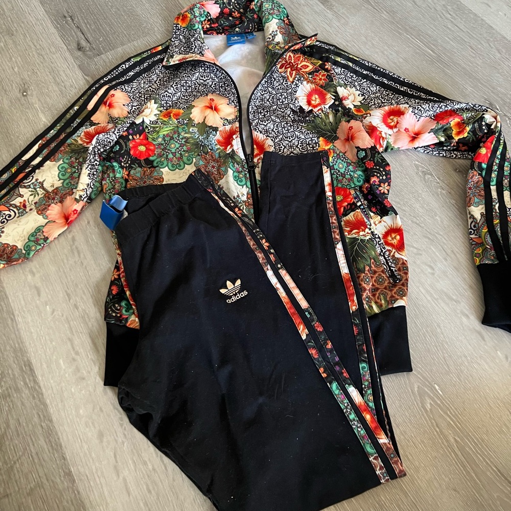 Two piece set